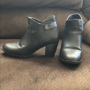 Giani Bernini Ankle Boots w/Memory Foam